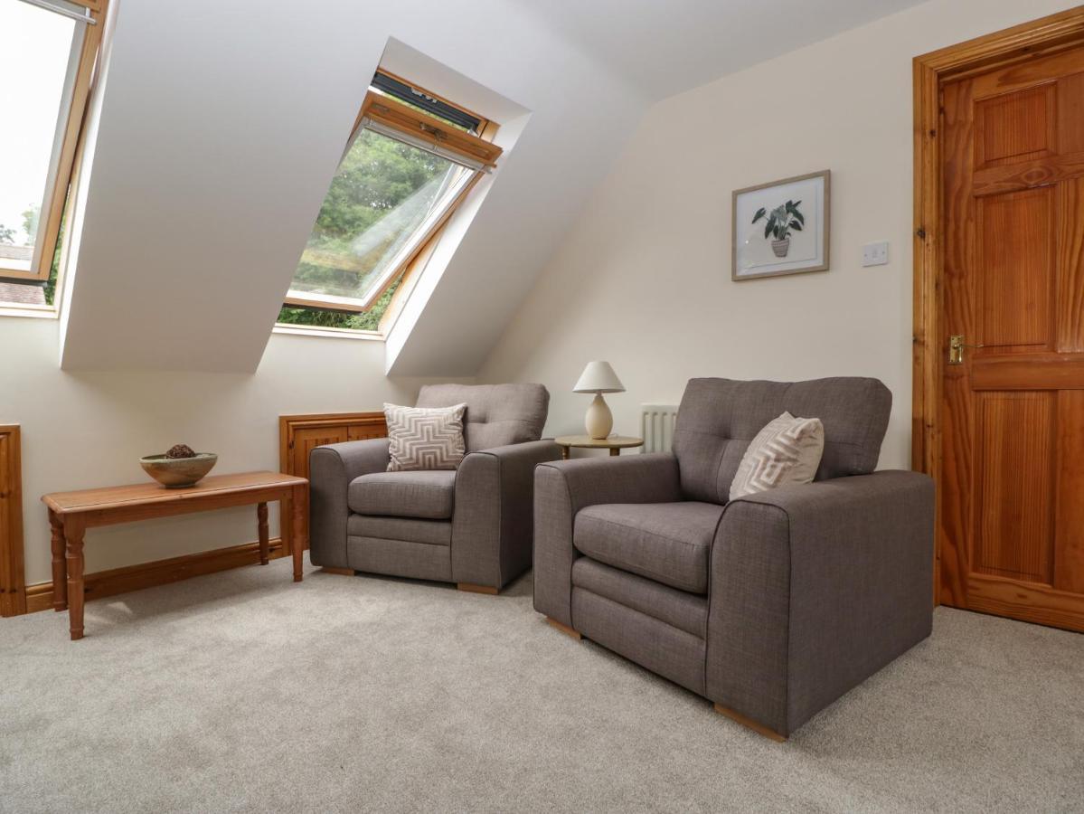 Whitlow Lodge Annex กลอสเตอร์ ภายนอก รูปภาพ